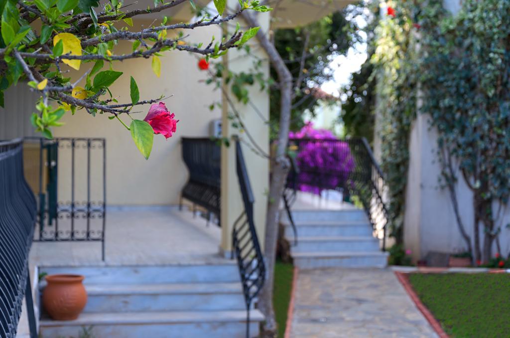 Anesis Apartments Chrani Exterior photo